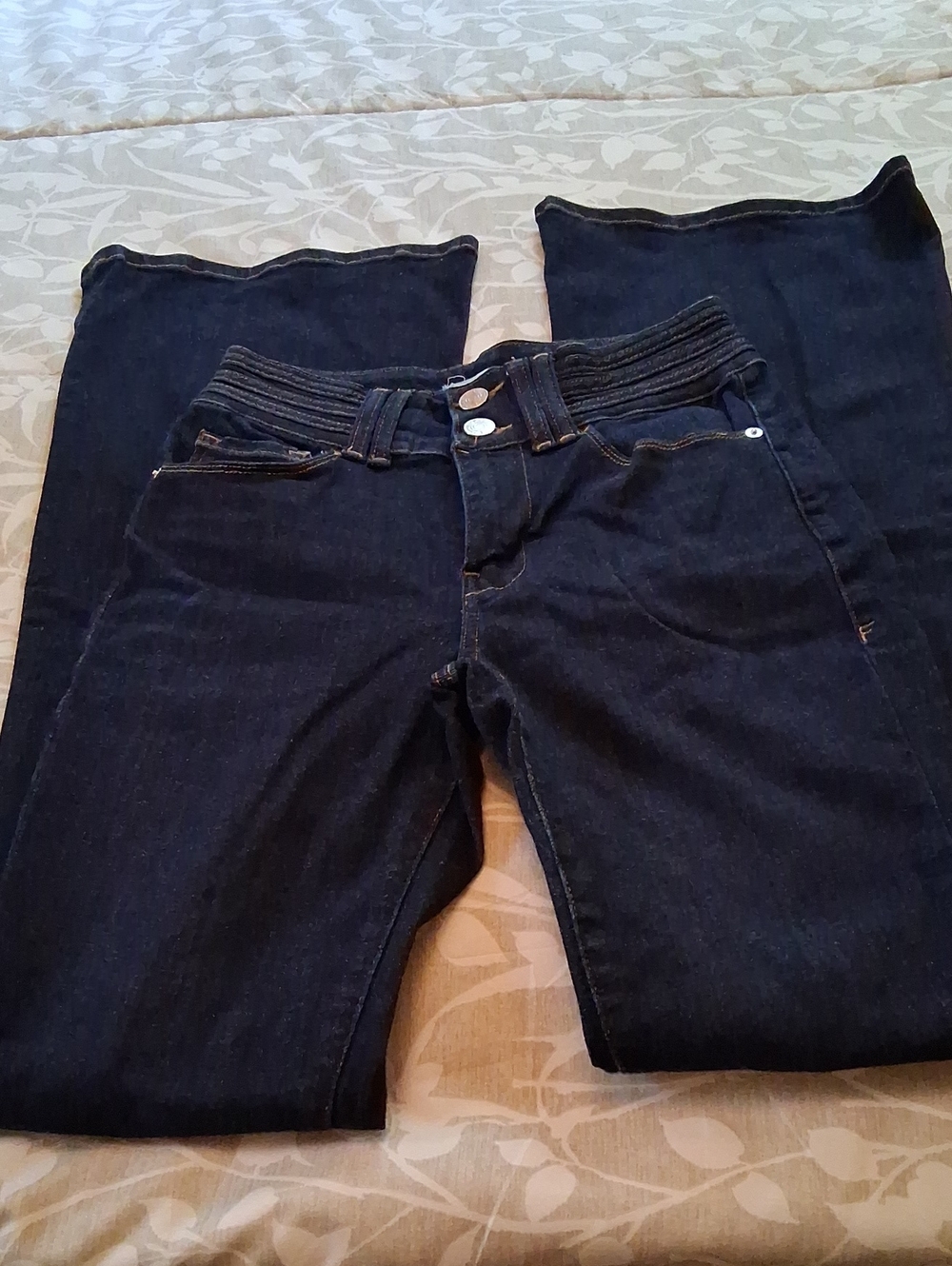 Frame Denim Le High Flare Size 28. Like New!